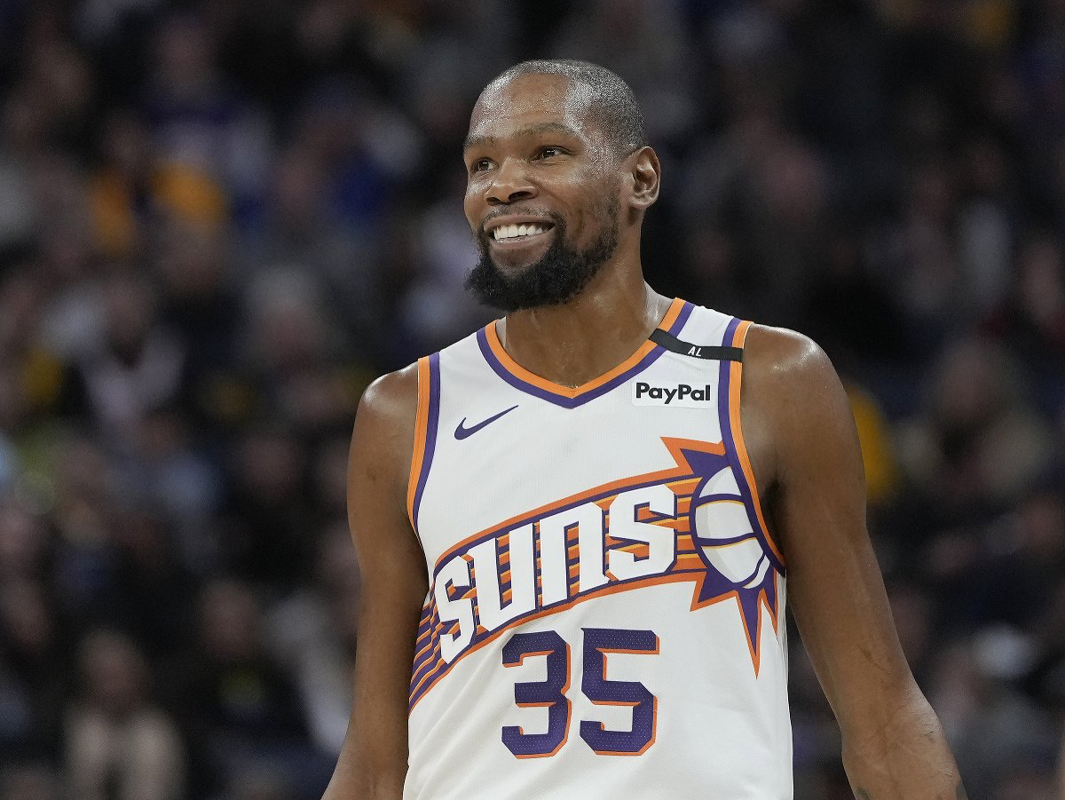 We waited in vain for another big transfer on the final day: Durant stays in Phoenix.